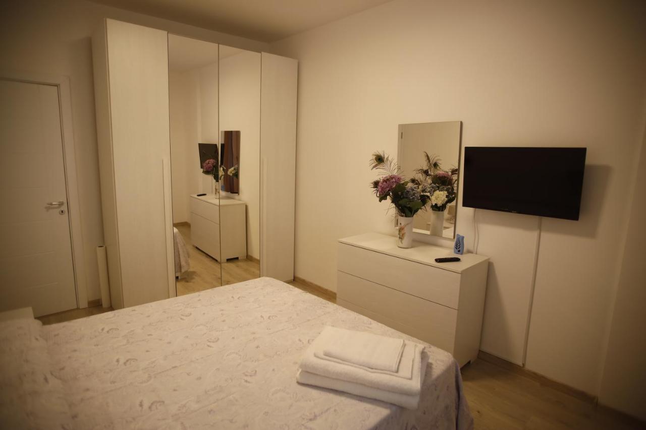 Lar Apartment Focşani 外观 照片