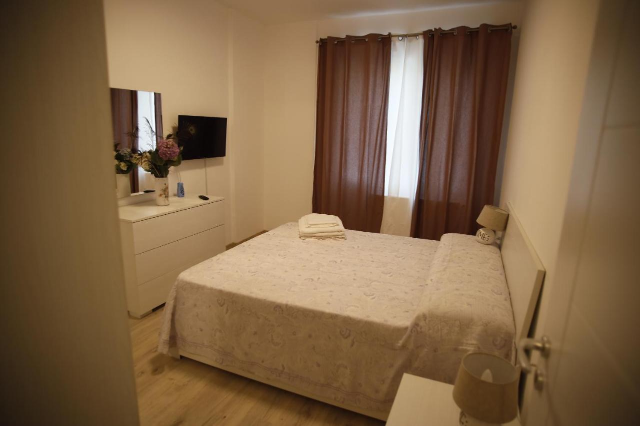 Lar Apartment Focşani 外观 照片