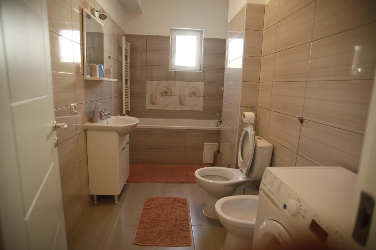 Lar Apartment Focşani 外观 照片