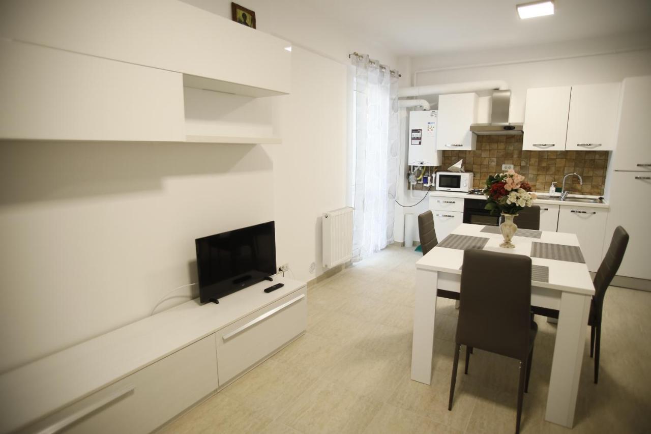 Lar Apartment Focşani 外观 照片